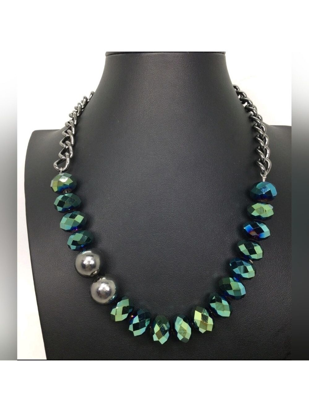 Kenneth Cole Green Beaded Necklace 18" NWOT